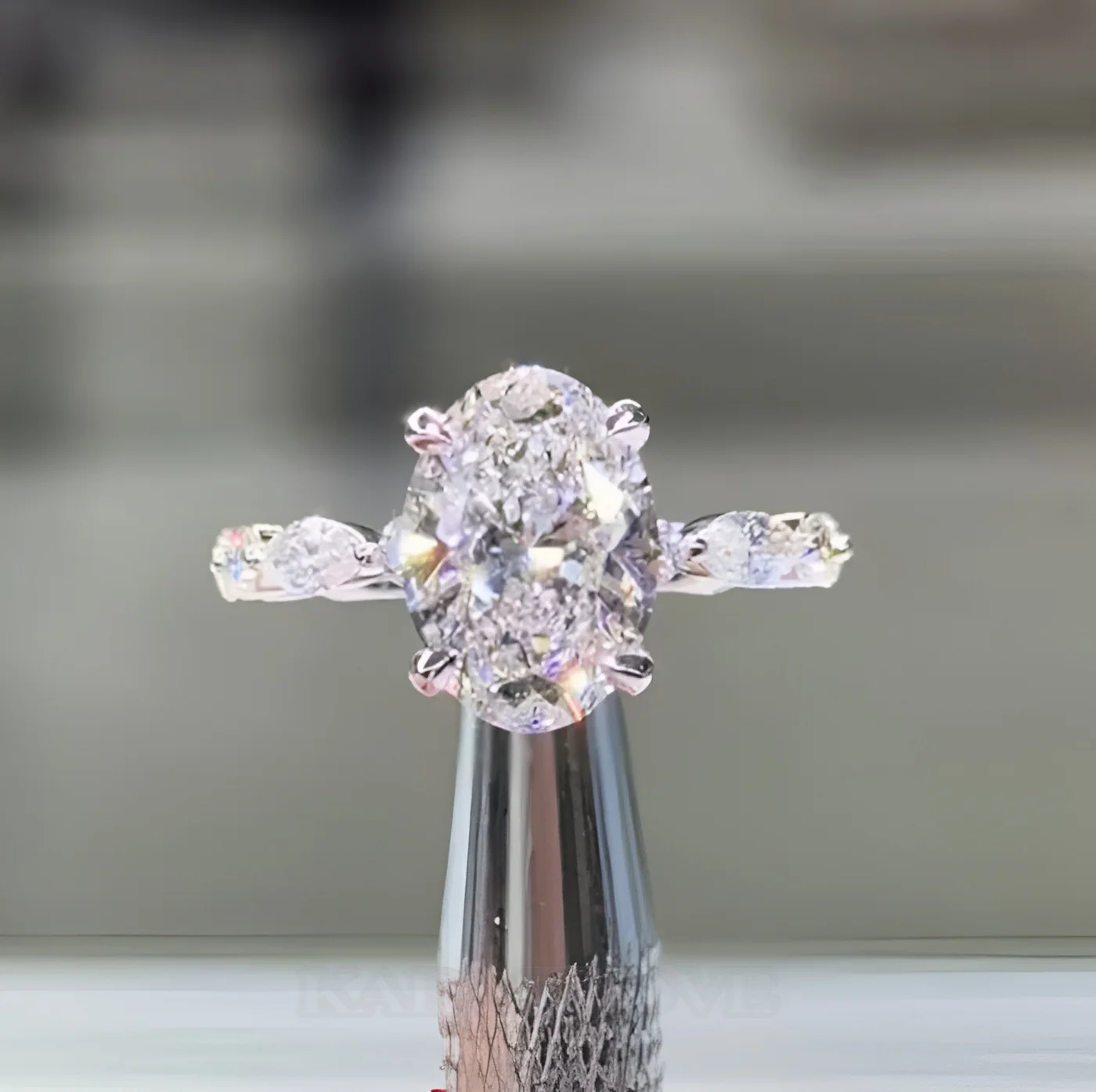 Bague de fiançailles en argent sterling blanc avec diamant taille ovale et halo caché