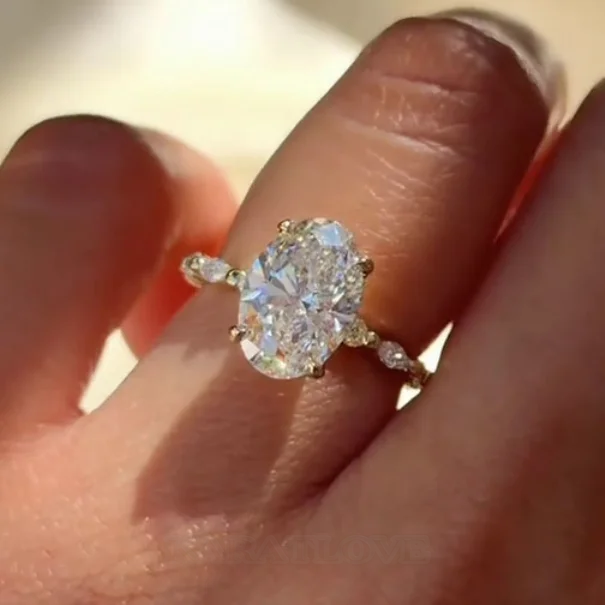 Bague de fiançailles en argent sterling blanc et couleur or jaune avec diamant taille ovale