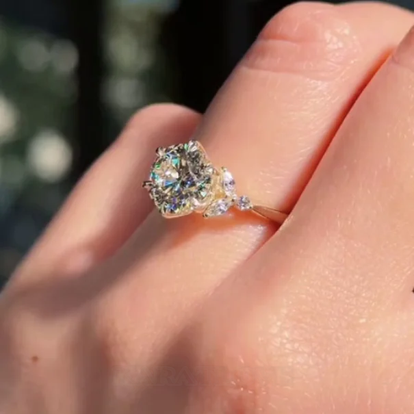 Bague de fiançailles en argent sterling blanc et couleur or jaune avec diamant taille ronde