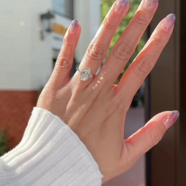 Bague de fiançailles en argent sterling blanc et couleur or jaune avec diamant taille ovale