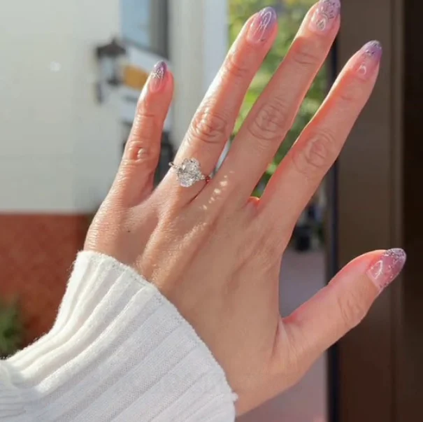 Bague de fiançailles en argent sterling blanc et couleur or jaune avec diamant taille ovale