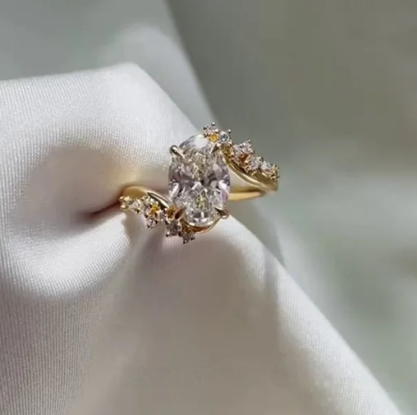 Bague de fiançailles en argent sterling blanc et couleur or jaune avec diamant taille ovale