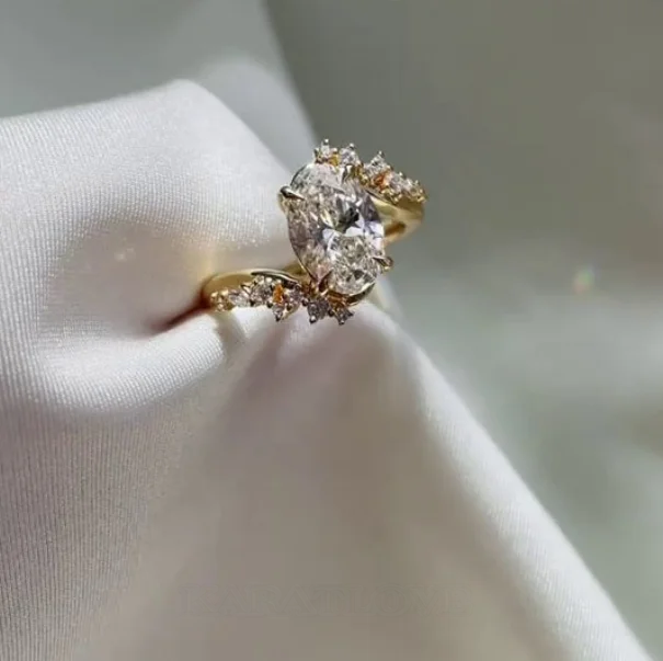 Bague de fiançailles en argent sterling blanc et couleur or jaune avec diamant taille ovale