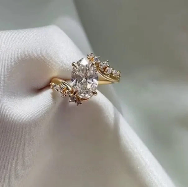 Bague de fiançailles en argent sterling blanc et couleur or jaune avec diamant taille ovale