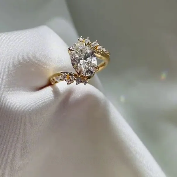 Bague de fiançailles en argent sterling blanc et couleur or jaune avec diamant taille ovale