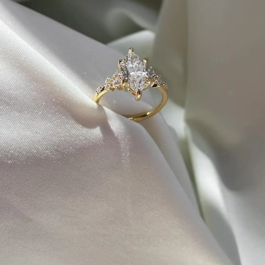 Bague de fiançailles en argent sterling blanc et or jaune avec diamant taille marquise
