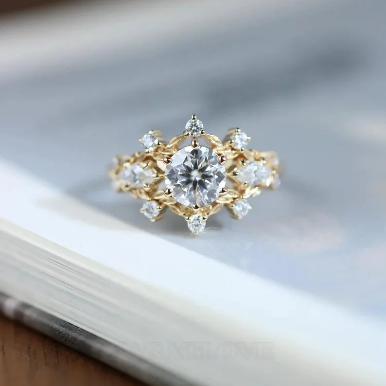 Bague de fiançailles en argent sterling or jaune avec saphir blanc taille ronde et motif floral