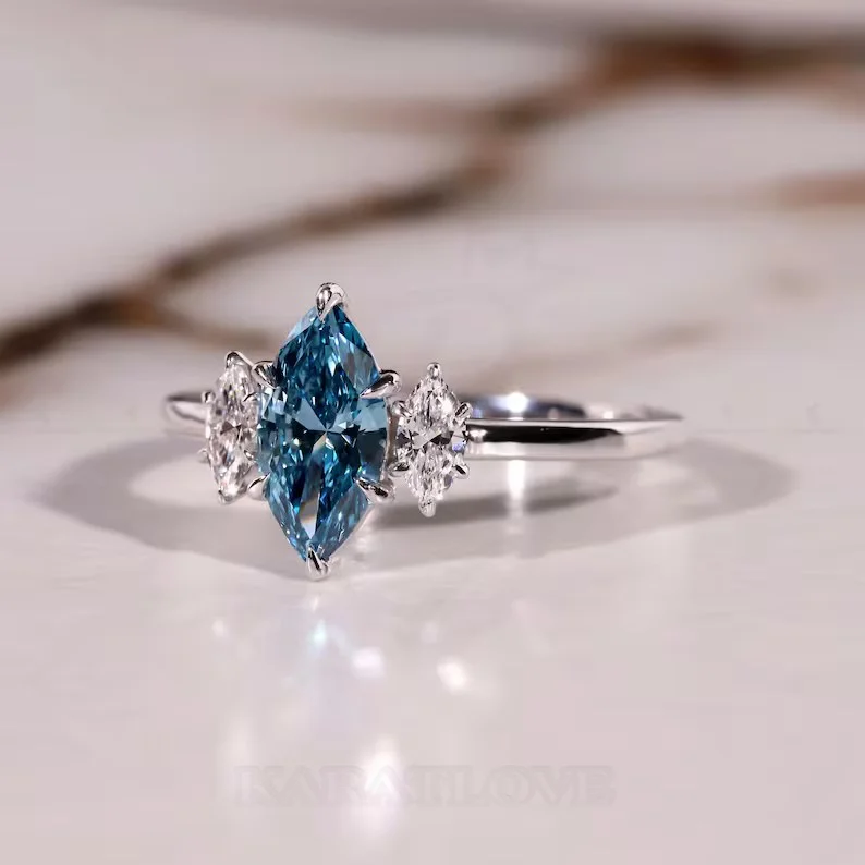 Bague de fiançailles trois pierres en argent sterling et saphir bleu taille marquise
