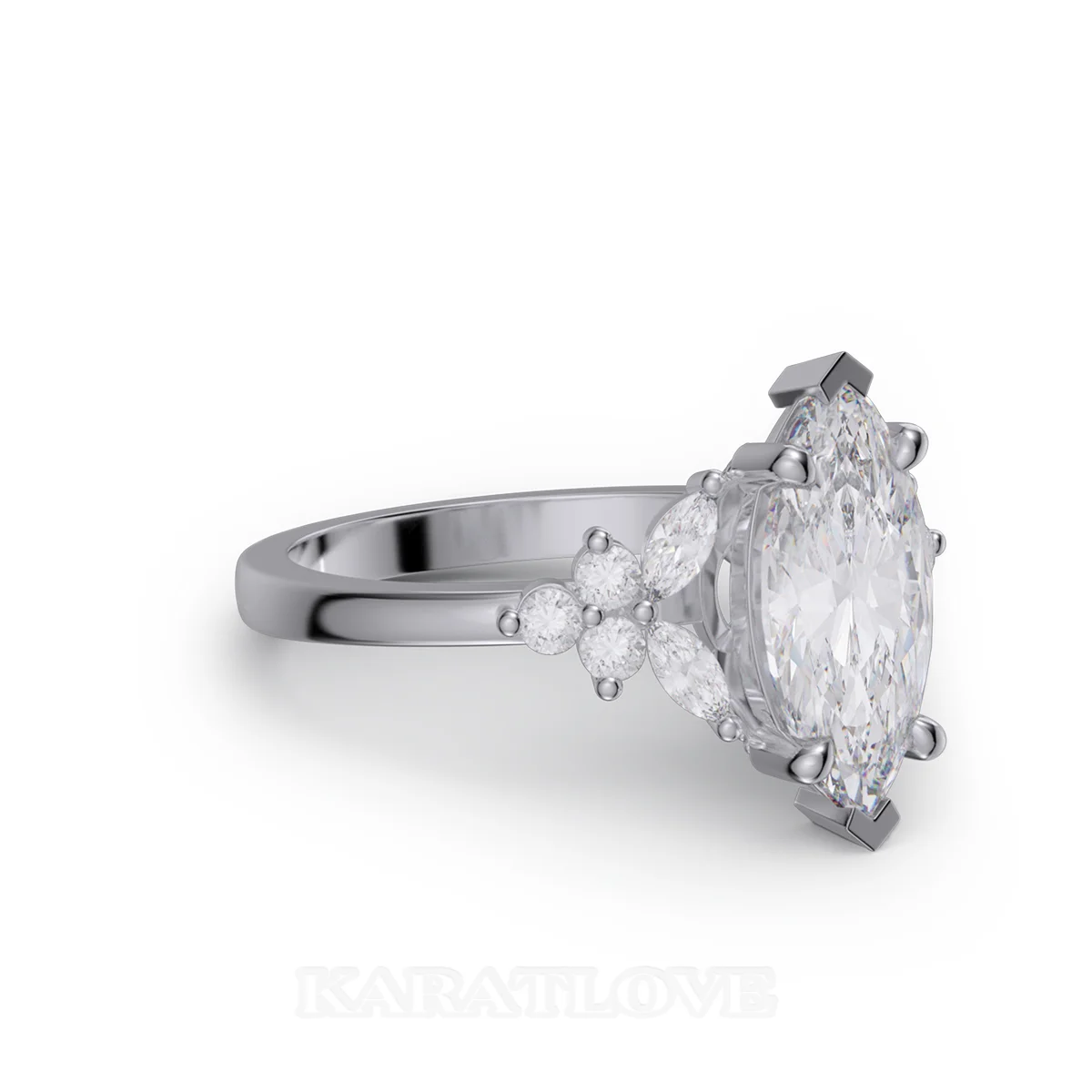Bague de fiançailles en argent avec diamant de taille marquise
