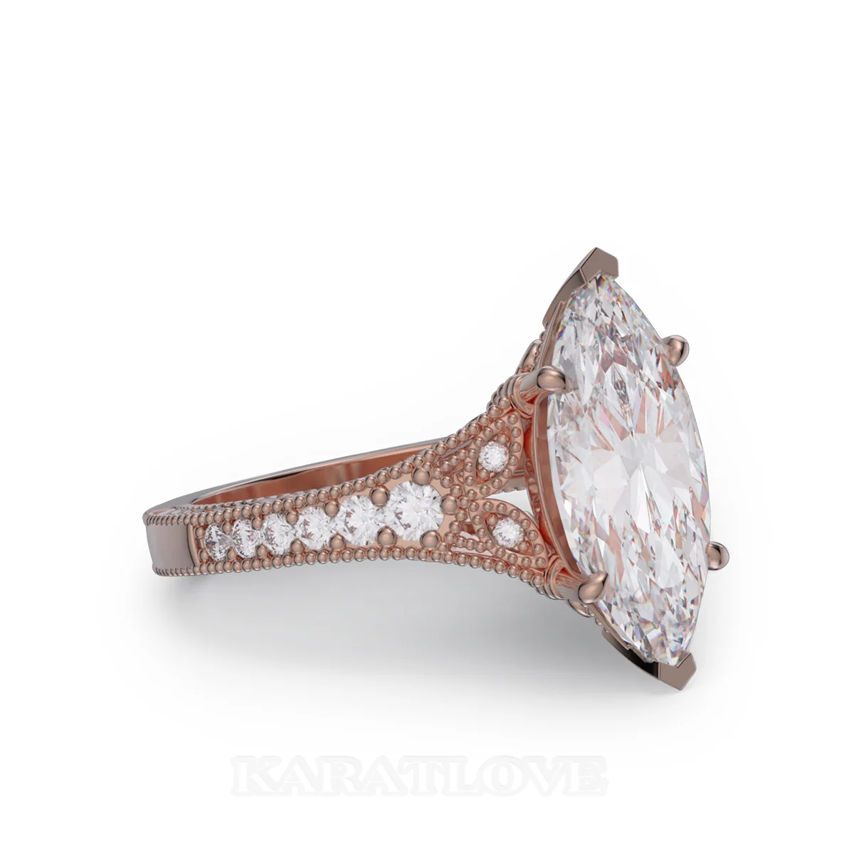 Bague de fiançailles en argent et or rose avec diamant de taille marquise