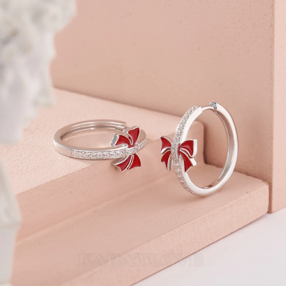 Boucles d'oreilles créoles en argent sterling blanc avec diamants taille ronde et nœud rouge - Idée cadeau Noël