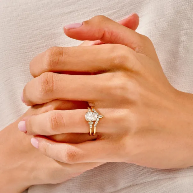 Bague en argent 925 classique en diamant blanc de taille ovale