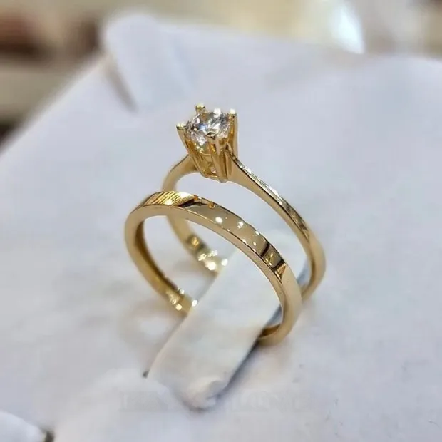 Bague en argent sterling 925 avec solitaire en or jaune et diamant blanc de taille ronde