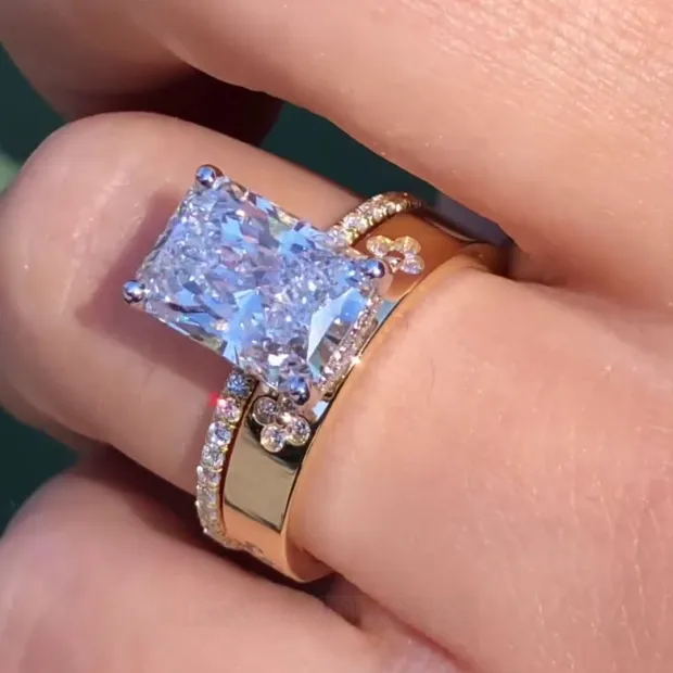 Bague en argent 925 sertie d'un diamant radiant blanc classique