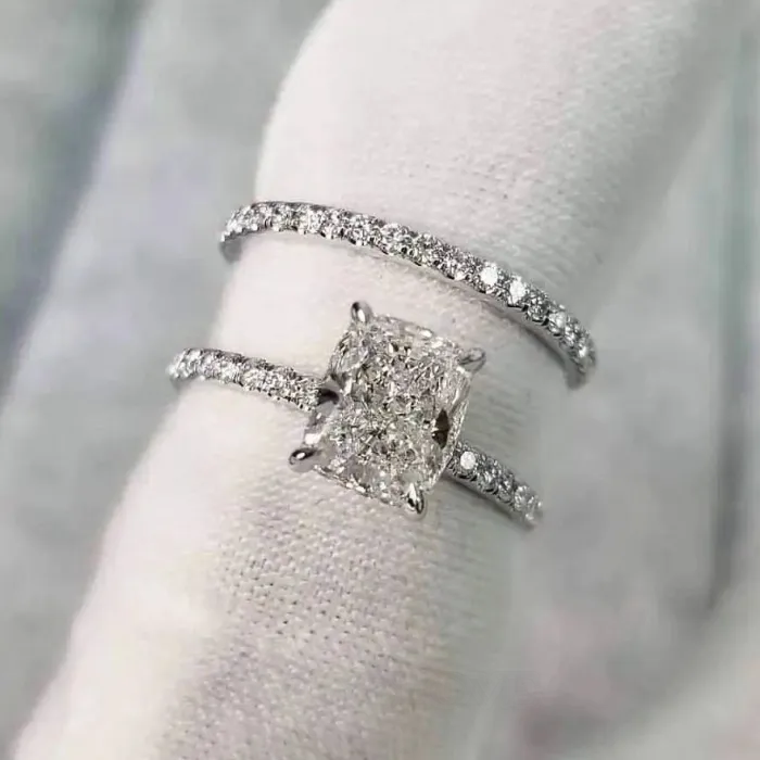 Bague classique en argent sterling 925 avec diamant radiant blanc