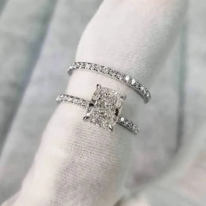 Bague classique en argent sterling 925 avec diamant radiant blanc