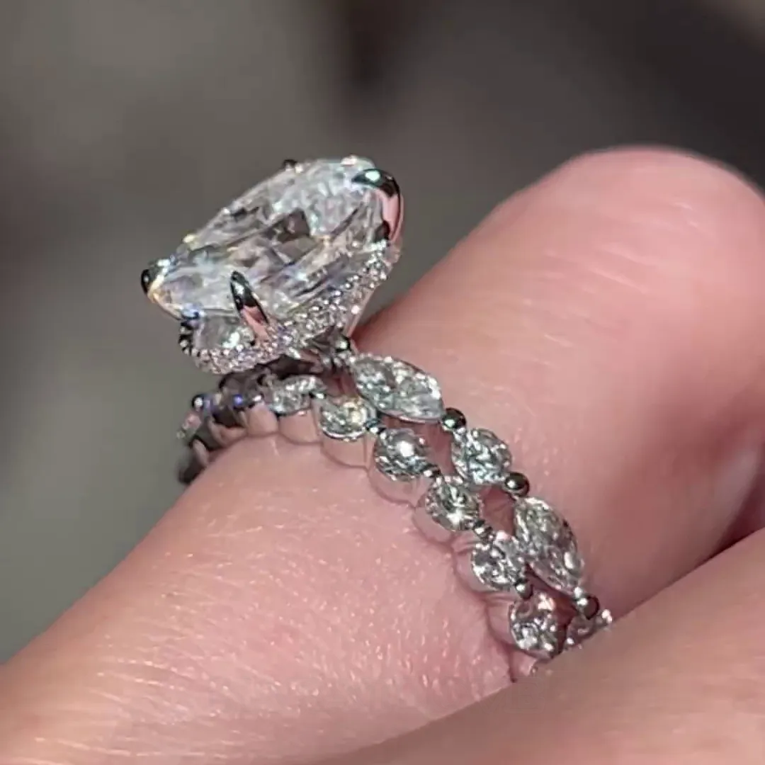 Bague à halo caché en argent sterling 925 avec diamant ovale blanc