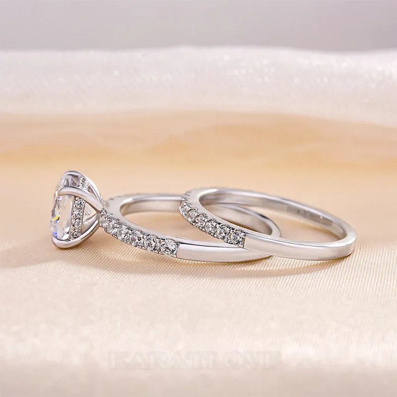 Bague en argent sterling sertie d'un diamant taille coussin