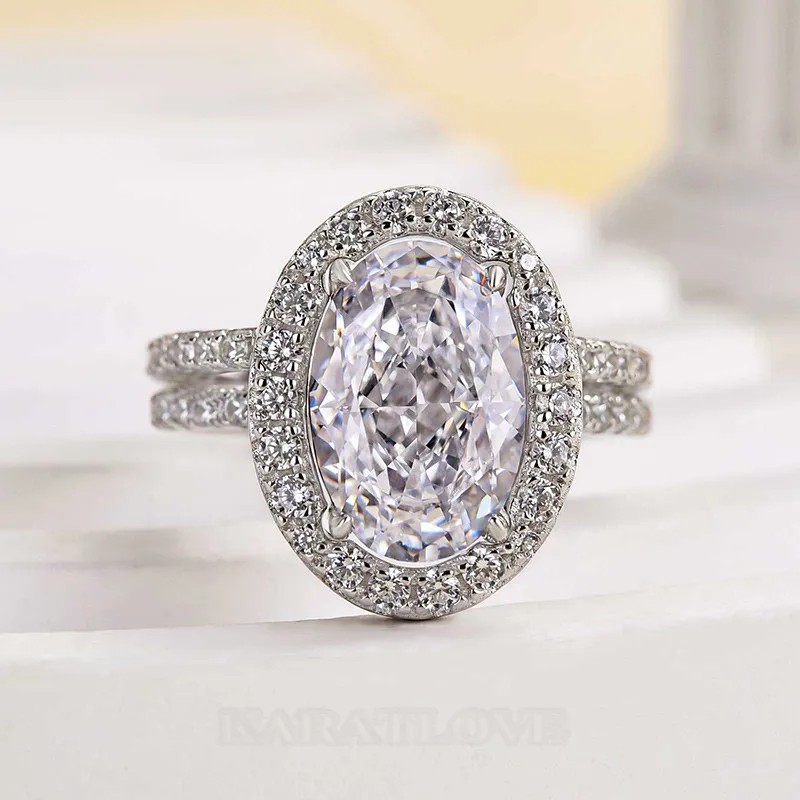 Bague en argent sterling ornée d'un diamant de taille ovale
