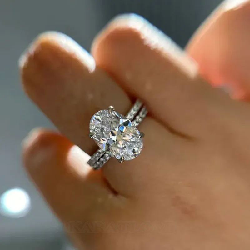Bague classique en argent sterling blanc avec diamant ovale