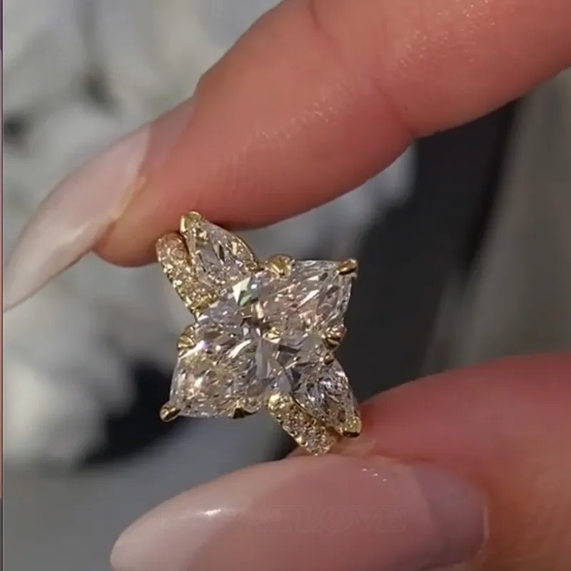 Ensemble d'alliances en argent sterling blanc avec insert en or jaune et diamant taillé en forme de marquise