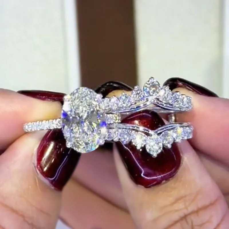 Alliance de mariage en argent sterling blanc avec diamant ovale