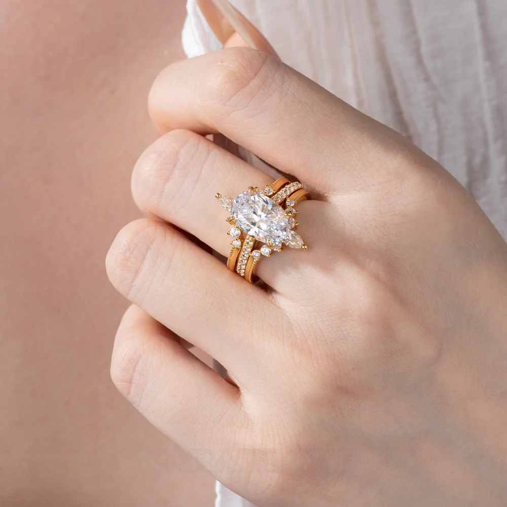Anneau de mariage en argent sterling serti d'un diamant ovale en or jaune blanc