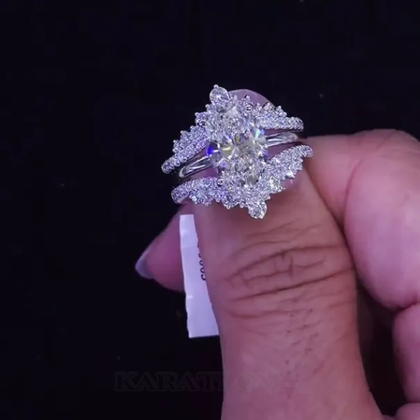 Anneau de mariage en argent sterling serti d'un diamant ovale blanc