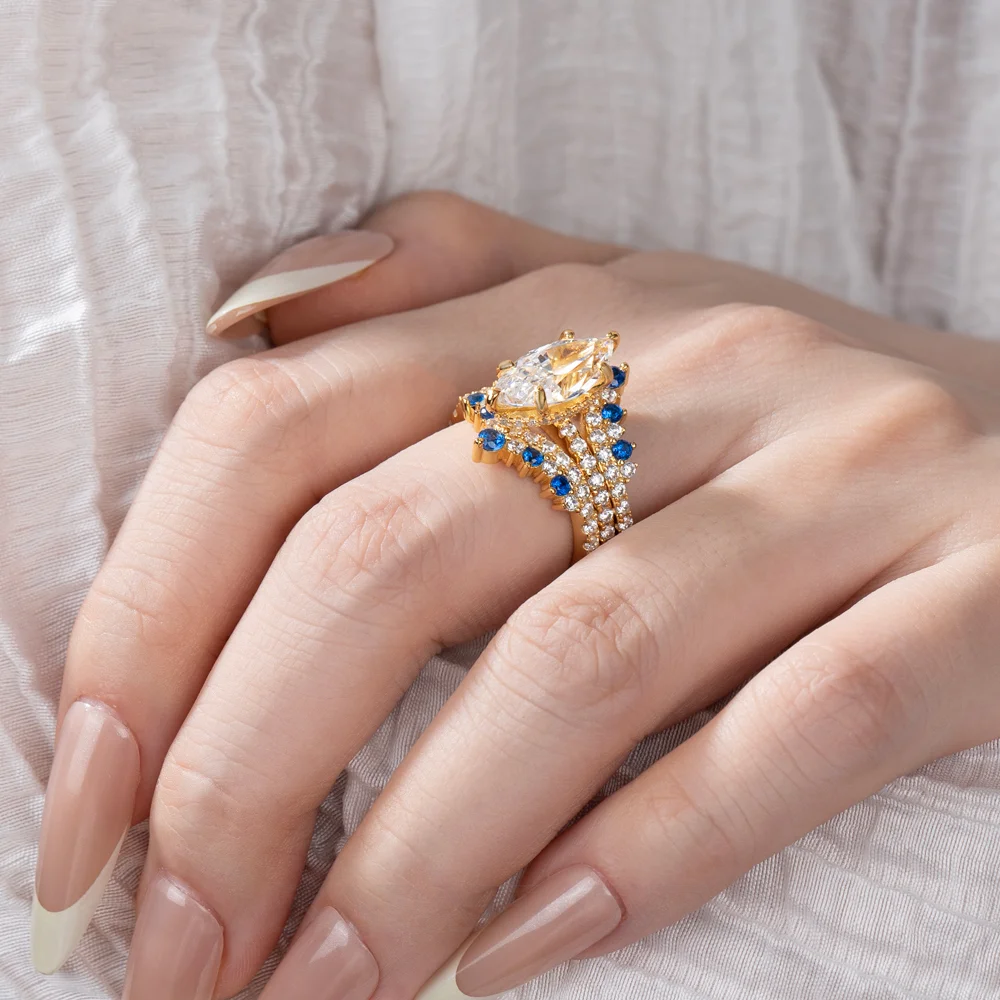 Alliance de mariage en argent sterling sertie de diamants taillés en marquise, saphir blanc, bleu, or jaune