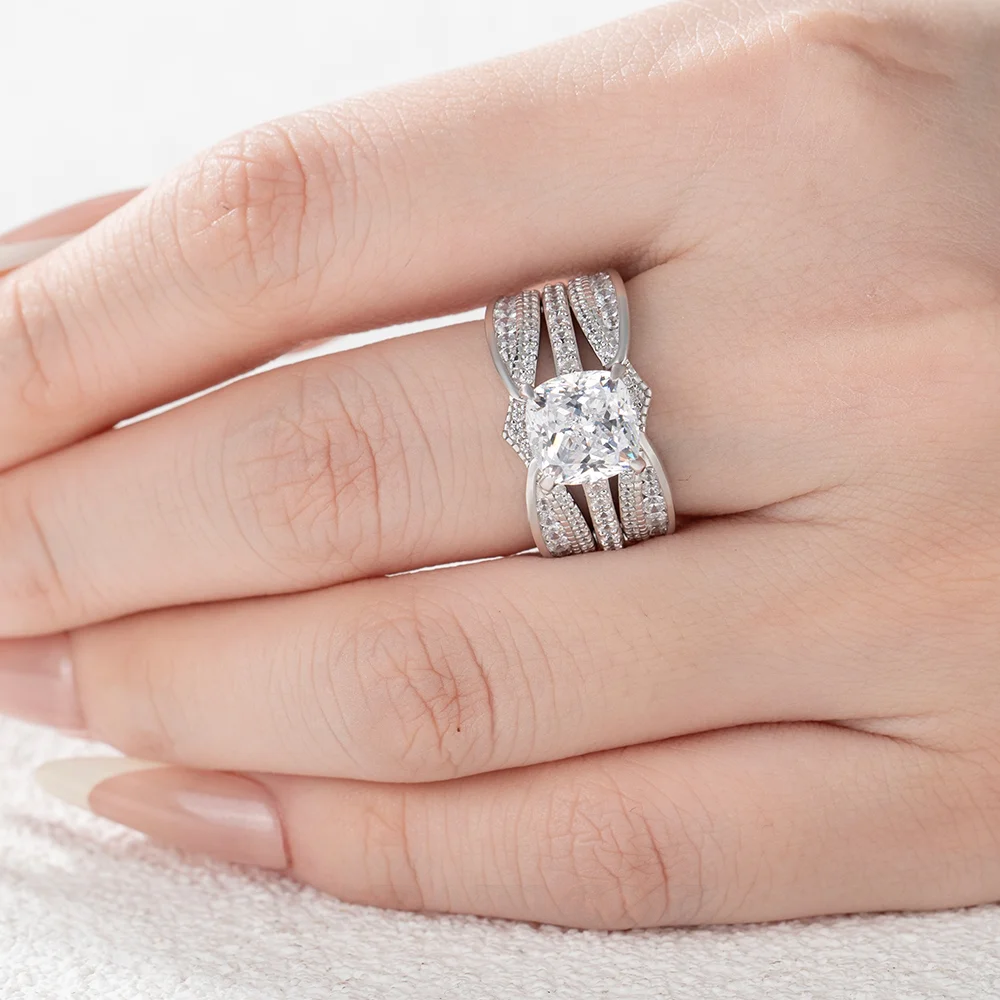 Ensemble de bague de mariage en argent sterling serti d'un halo avec diamant taille en coussin