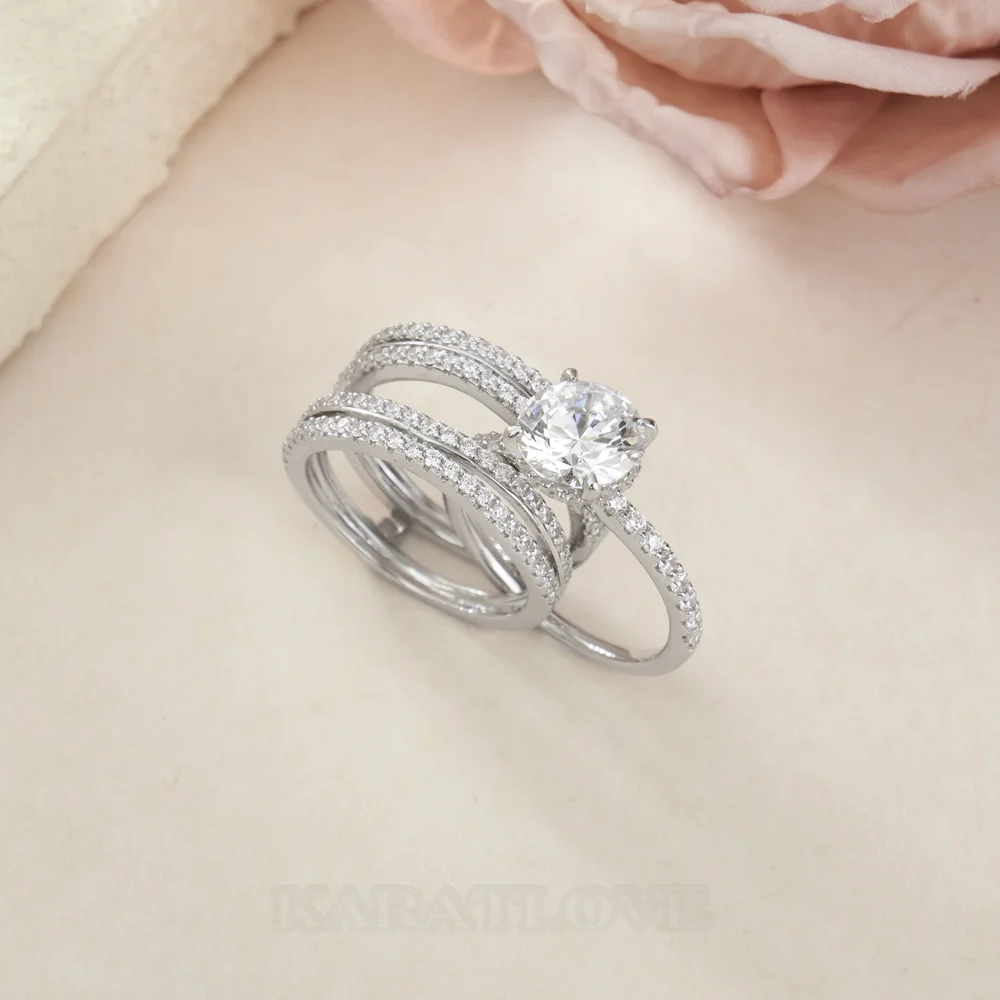 Ensemble de bague de mariage en argent sterling serti d'un halo avec diamant taille ronde