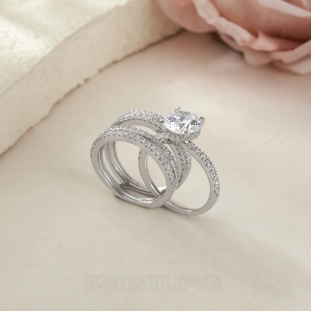 Ensemble de bague de mariage en argent sterling serti d'un halo avec diamant taille ronde