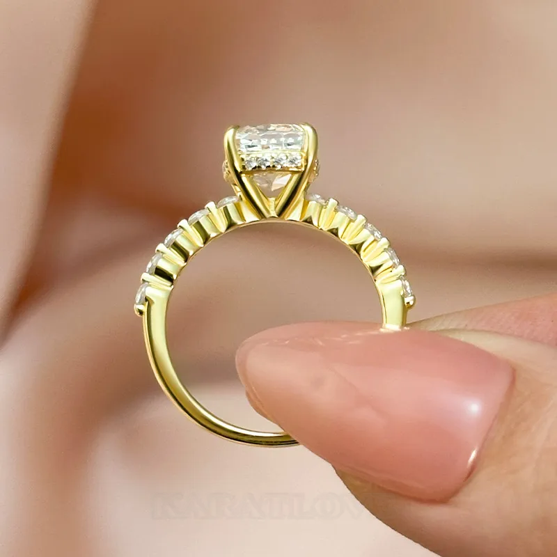 Bague de fiançailles en argent sterling sertie d'un diamant taillé en forme de coussin