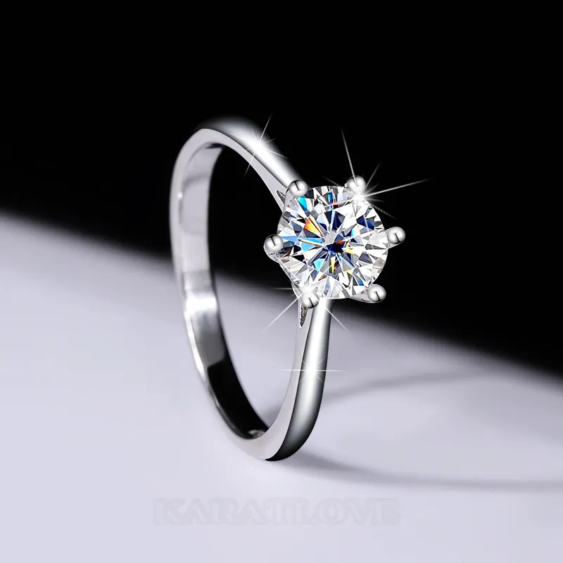 Bague de fiançailles solitaire en argent sterling 925 et diamant de moissanite de taille ronde