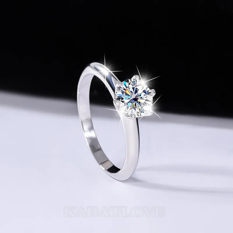 Bague de fiançailles solitaire en argent sterling 925 et diamant de moissanite de taille ronde