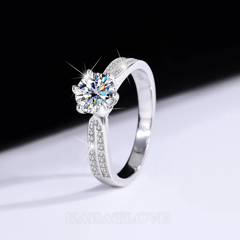 Bague de fiançailles classique en argent sterling 925 et diamant de moissanite de taille ronde
