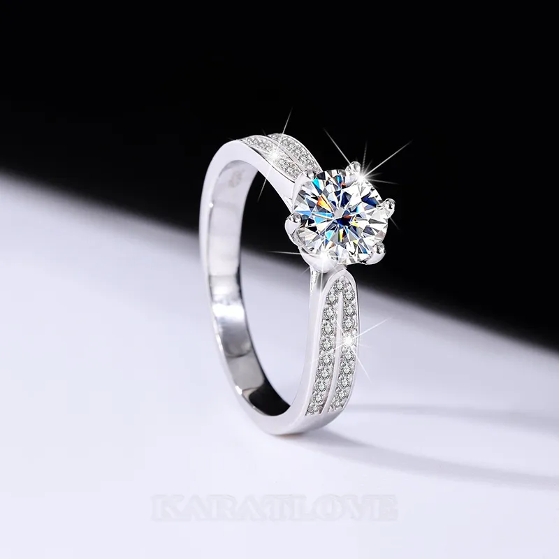 Bague de fiançailles classique en argent sterling 925 et diamant de moissanite de taille ronde