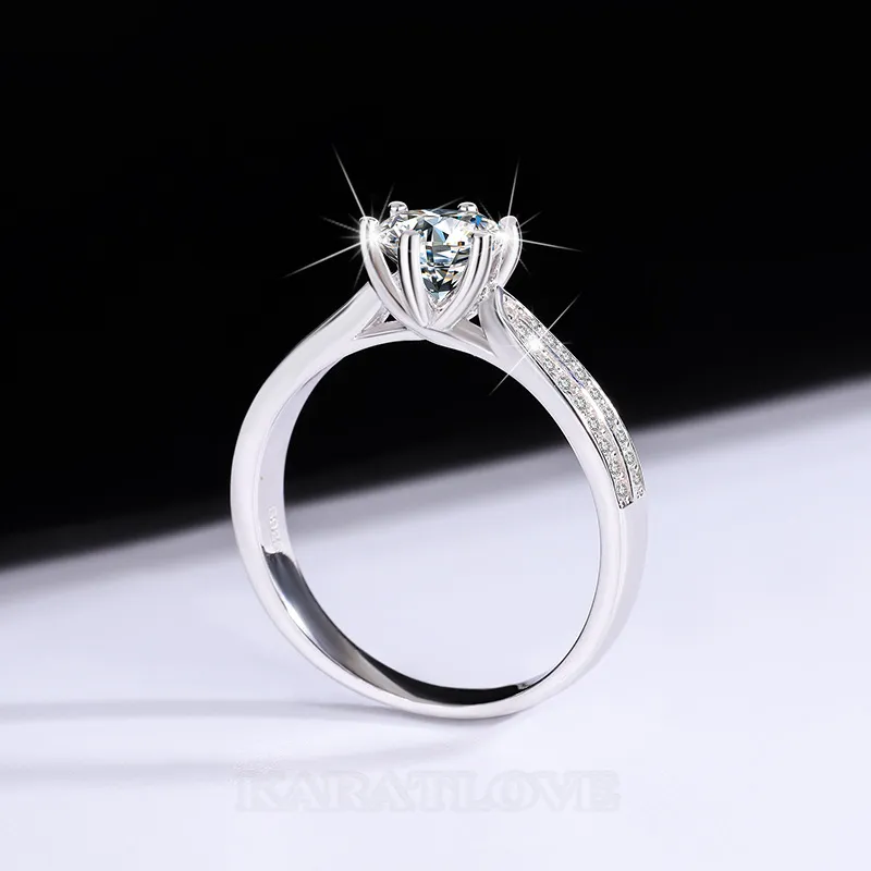 Bague de fiançailles classique en argent sterling 925 et diamant de moissanite de taille ronde