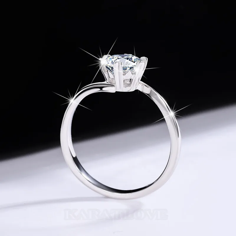 Bague de fiançailles solitaire en argent sterling 925 et diamant de moissanite de taille ronde