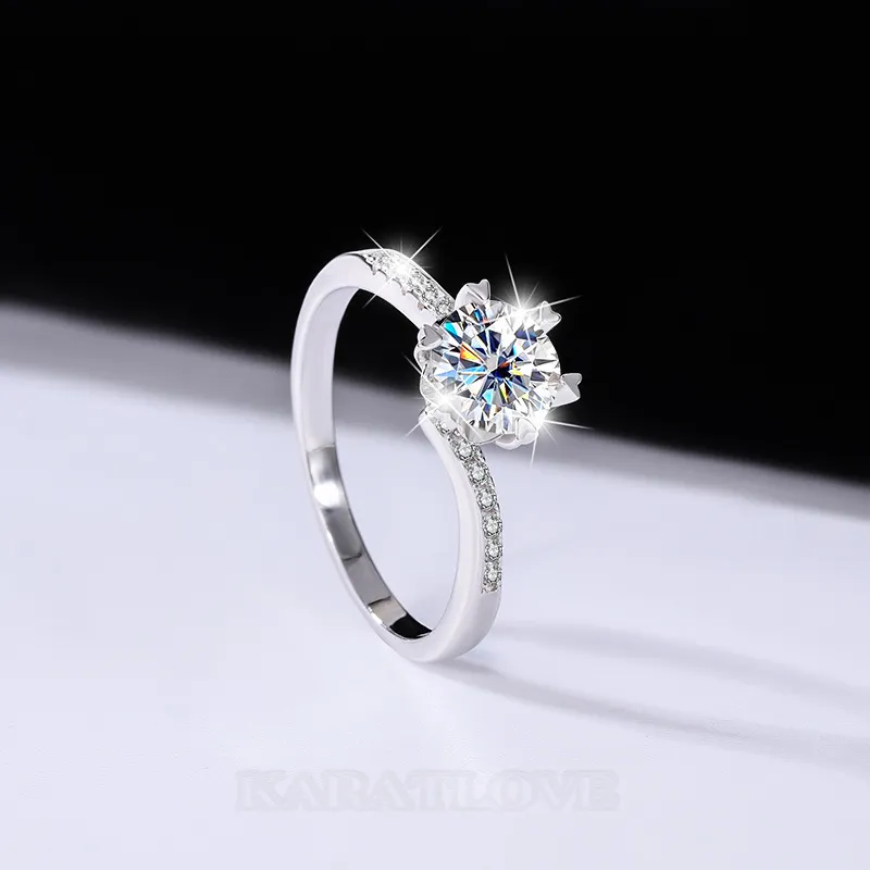 Bague de fiançailles classique en argent sterling 925 et diamant de moissanite de taille ronde