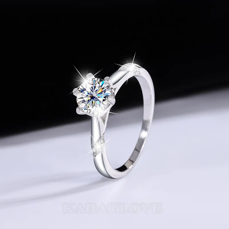 Bague de fiançailles classique en argent sterling 925 et diamant de moissanite de taille ronde