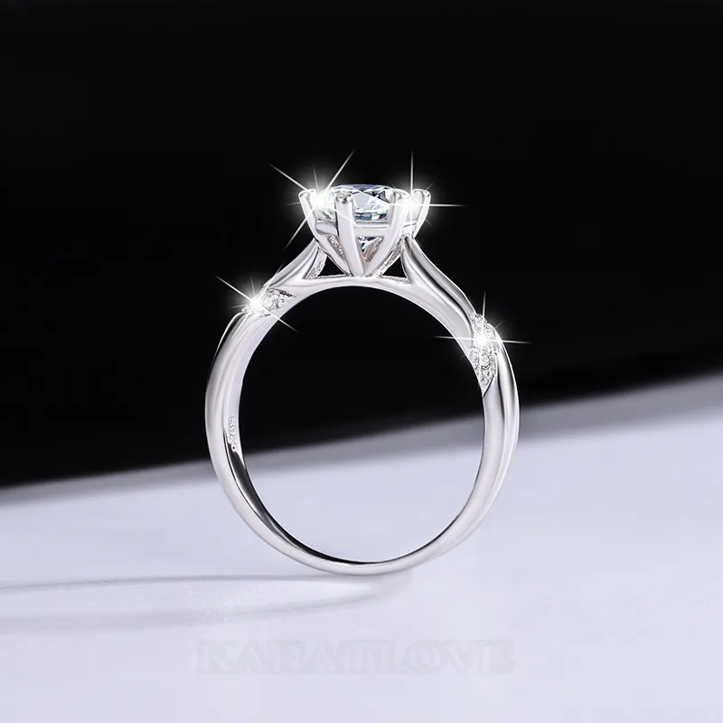 Bague de fiançailles classique en argent sterling 925 et diamant de moissanite de taille ronde