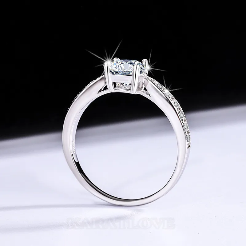 Bague de fiançailles classique en argent sterling 925 et diamant moissanite de taille ronde