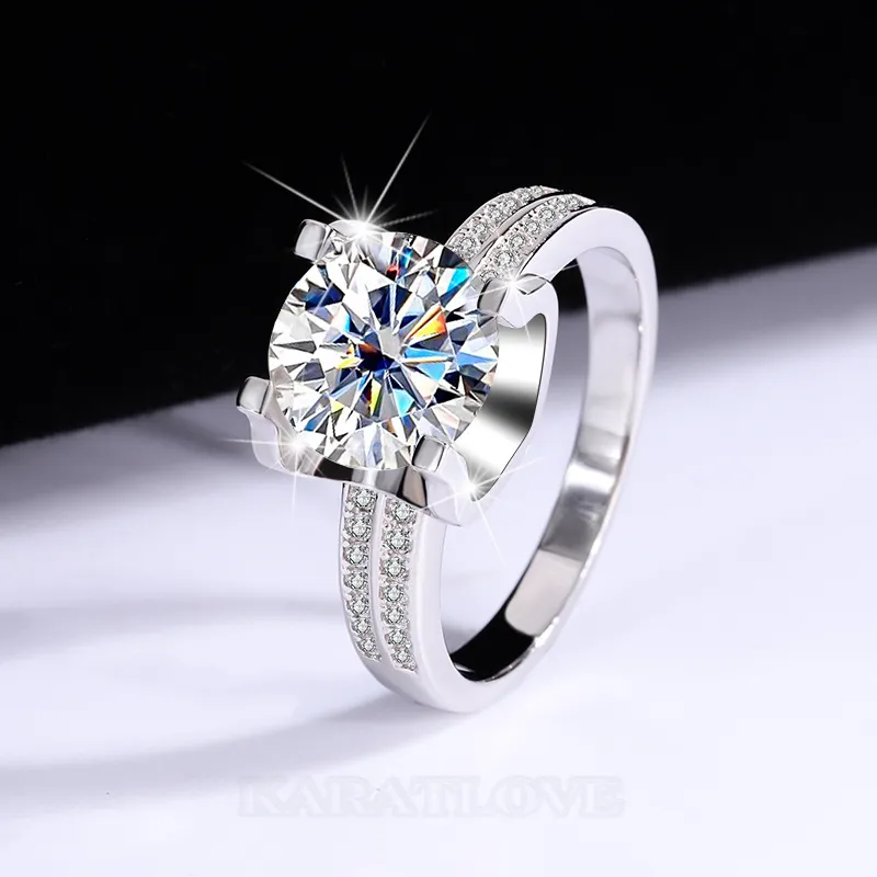Bague de fiançailles classique en argent sterling 925 et diamant de moissanite de taille ronde
