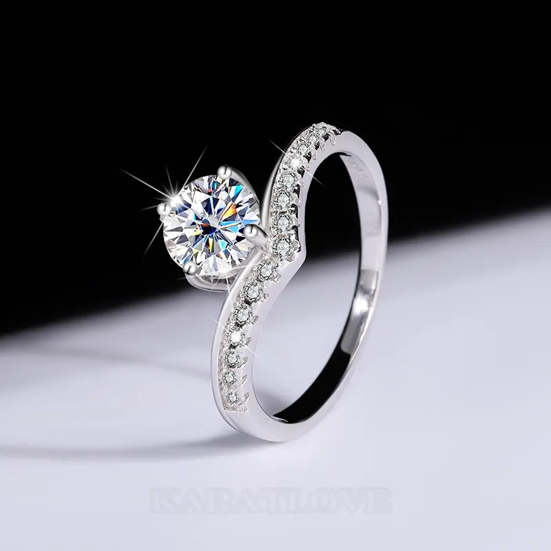 Bague de fiançailles classique en argent sterling 925 et diamant de moissanite de taille ronde