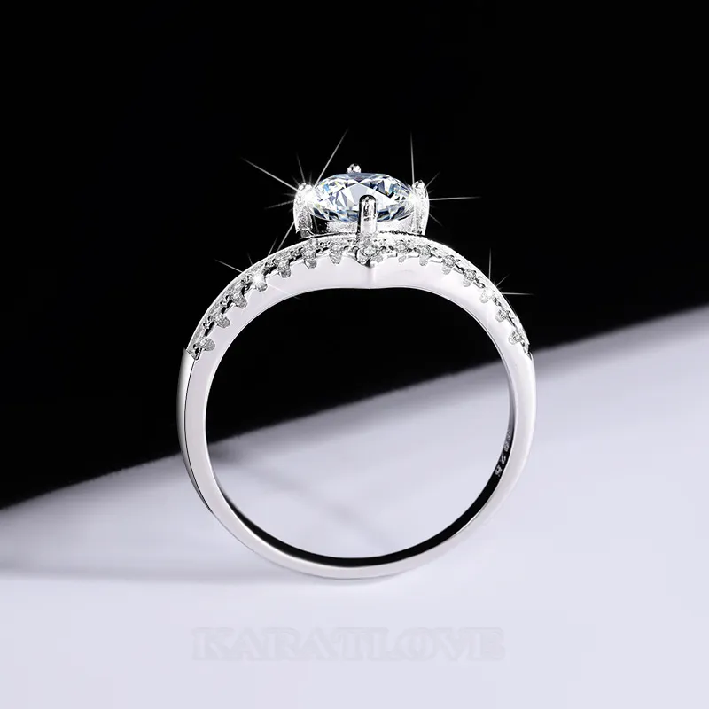 Bague de fiançailles classique en argent sterling 925 et diamant de moissanite de taille ronde