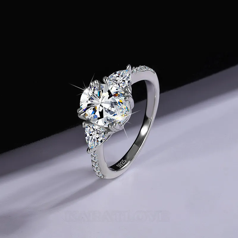 Bague de fiançailles 3 pierres en argent sterling 925 et diamant moissanite ovale