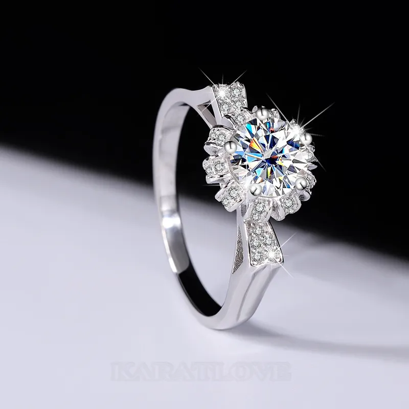 Bague de fiançailles halo en argent sterling 925 et diamant de moissanite de taille ronde