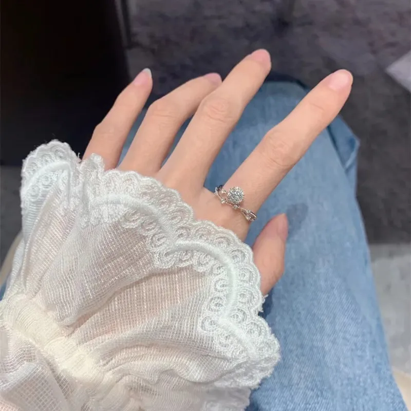 Bague de fiançailles halo en argent sterling 925 avec moissanite ronde et diamant blanc