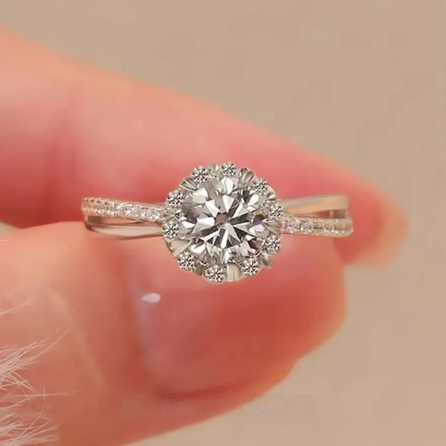 Bague de fiançailles halo en argent sterling 925 avec diamant moissanite de taille ronde